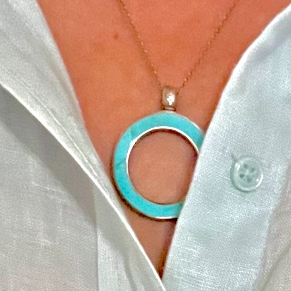 Vintage 925 Turquoise pendant with chain. Necklace Round